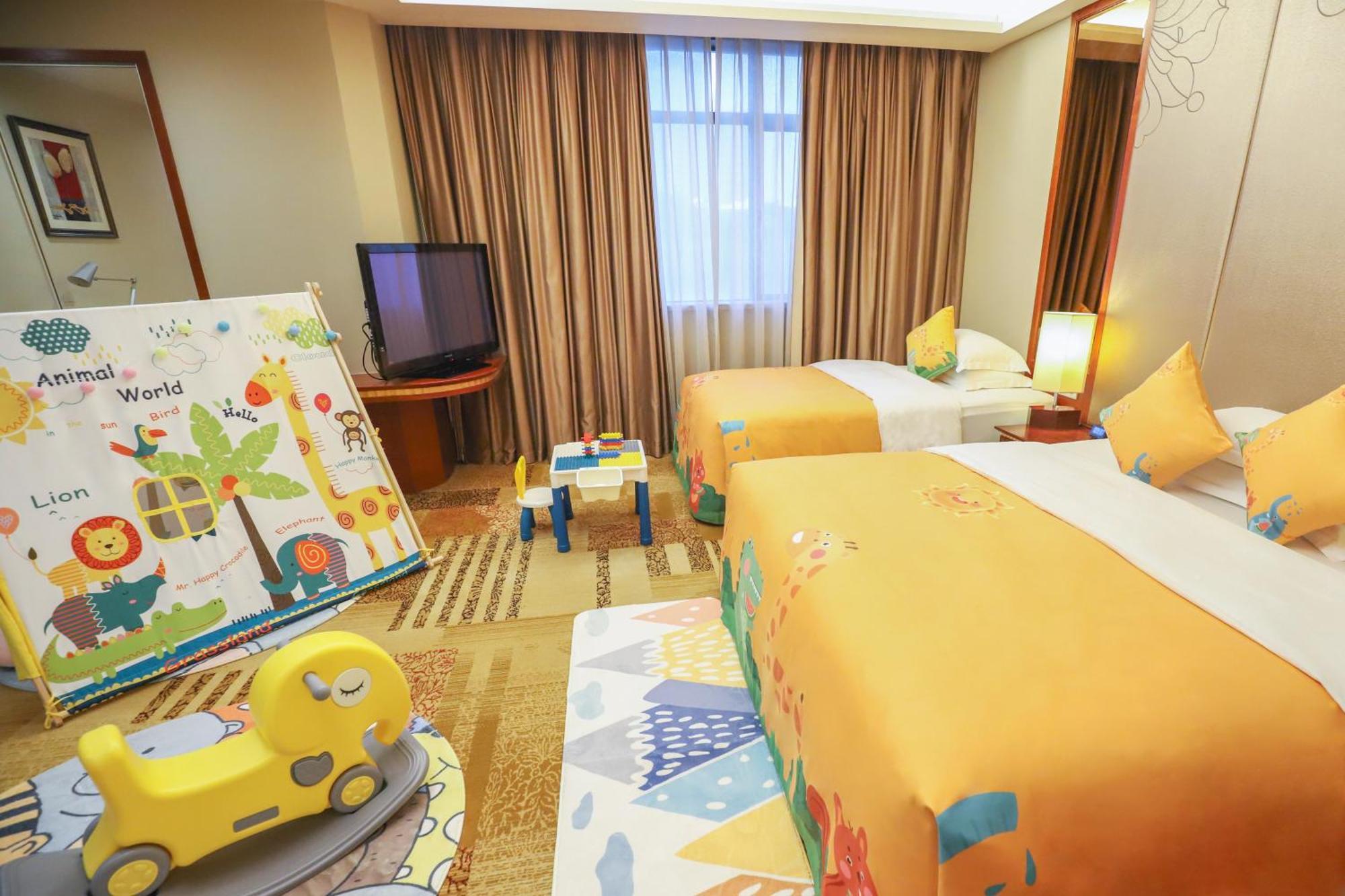 Crowne Plaza Foshan By Ihg - Canton Fair Free Shuttle Bus Exterior photo