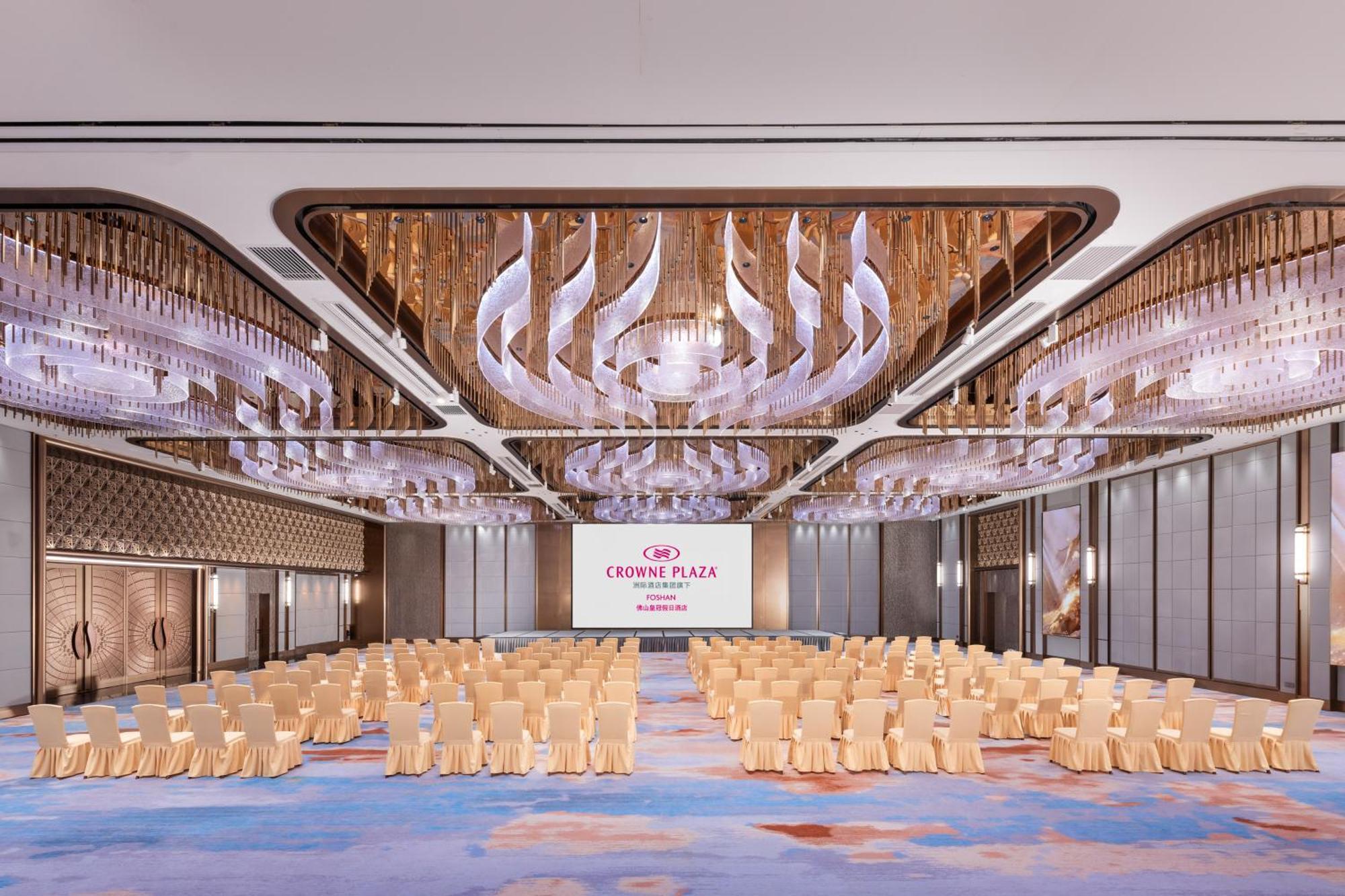 Crowne Plaza Foshan By Ihg - Canton Fair Free Shuttle Bus Exterior photo